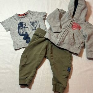 3-9M Guess clothes bundle